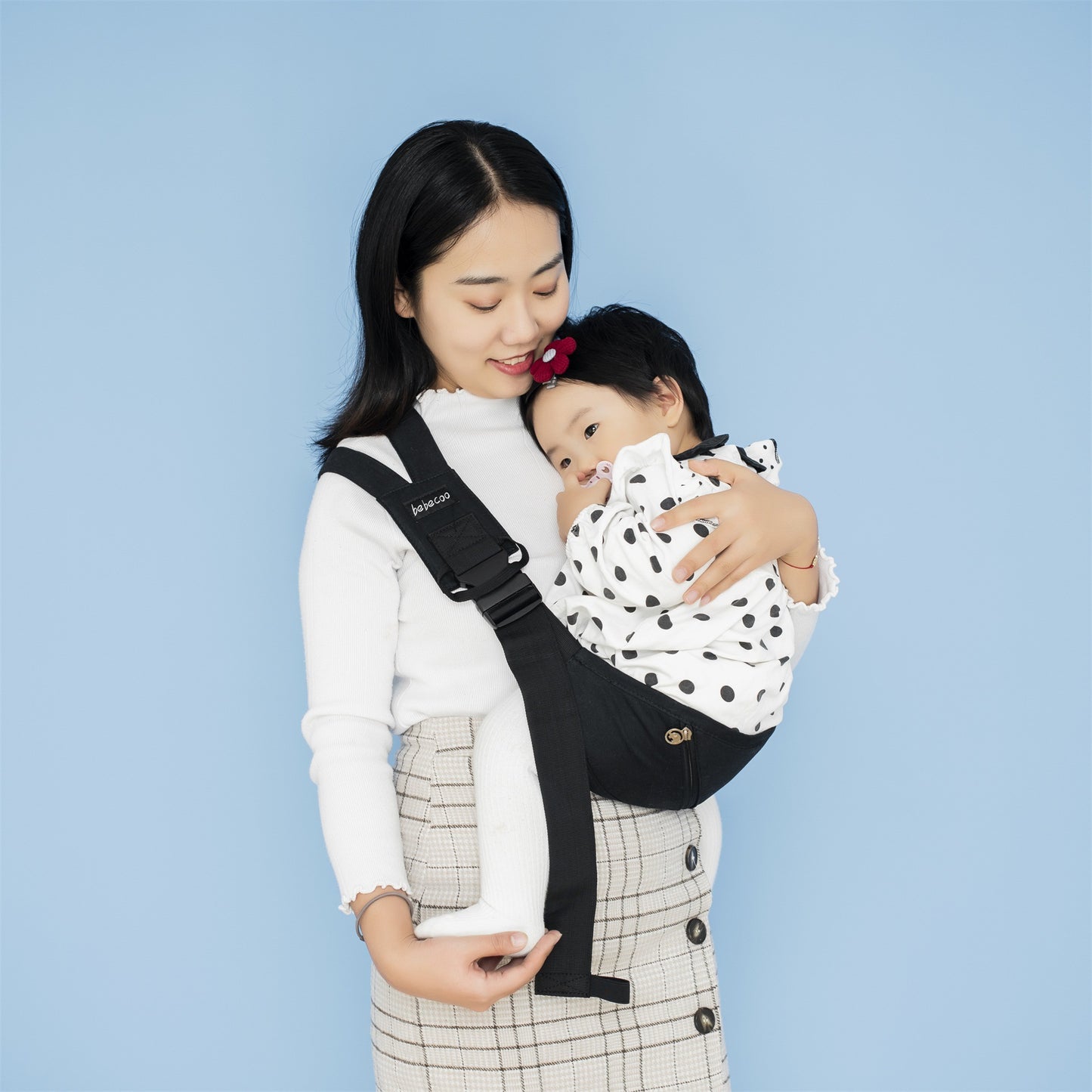 Câlin à bandoulière pour bébé à une épaule avec câlin avant